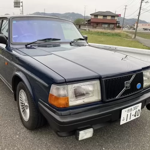 ボルボ 240 セダン ′93y ﾀﾞｰｸﾌﾞﾙｰのサムネイル